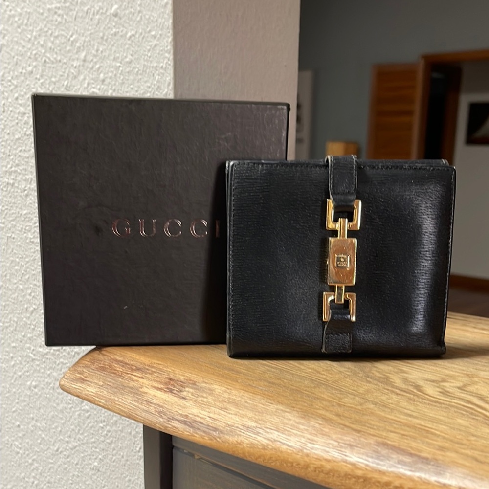 Authentic Gucci Vintage Jackie Black Leather Wallet & Gucci Box